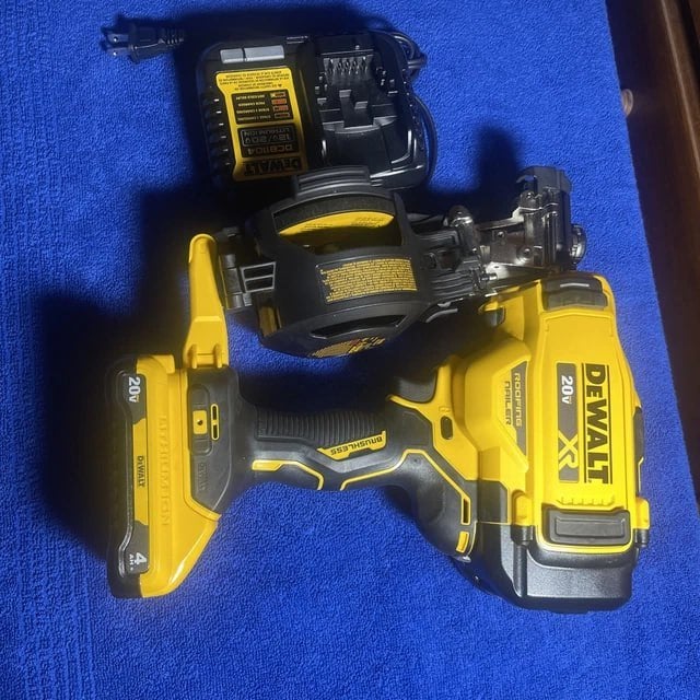DeWALT DCN45RN 18V XR Accu Dakdekkers Nailer, Ophalen of Verzenden, Zo goed als nieuw, Tacker/nietmachine, DeWalt