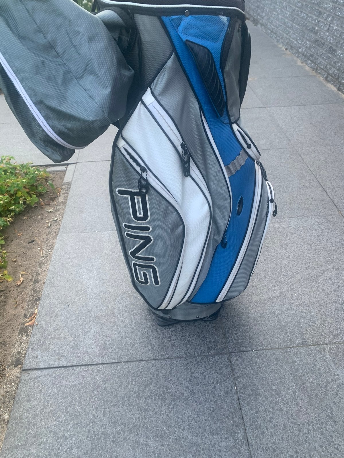 Ping golftas met 15 vakken - Blauw, wit, grijs, Sport en Fitness, Golf, Ophalen, Zo goed als nieuw, Tas, Ping