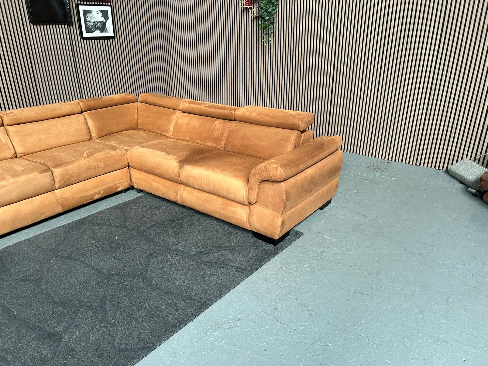 GRATIS LEVERING Hoekbank Cognac Microleder 270X267 GEREINIGD, 250 tot 300 cm, Hoekbank, Ophalen of Verzenden, Zo goed als nieuw