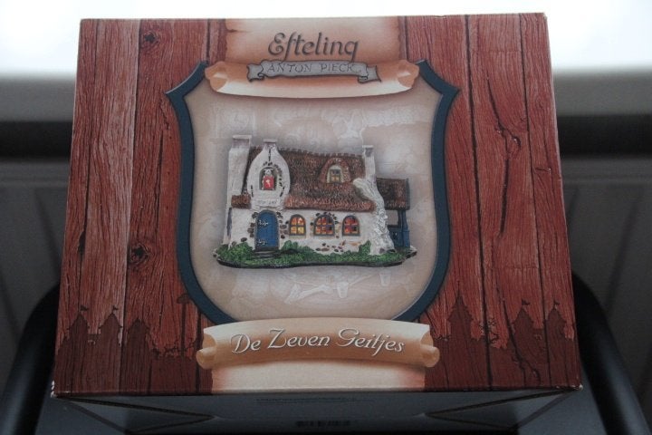 luville Efteling huisje de zeven geitjes, Verzamelen, Efteling, Ophalen of Verzenden, Nieuw, Beeldje of Poppetje