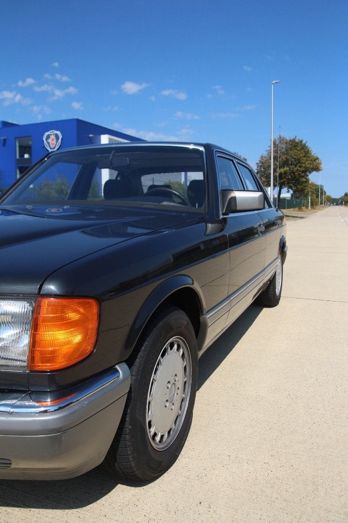 MERCEDES 260 SE OLDTIMER, Auto's, Automaat, Dealer onderhouden, Achterwielaandrijving, Zwart