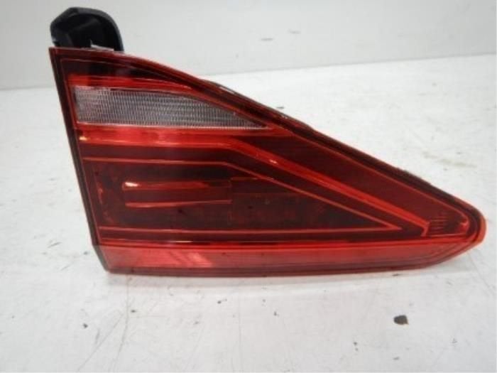 VW Touran 5TA LED Achterlicht Rechts ( Achterklep ), Ophalen of Verzenden, Gebruikt