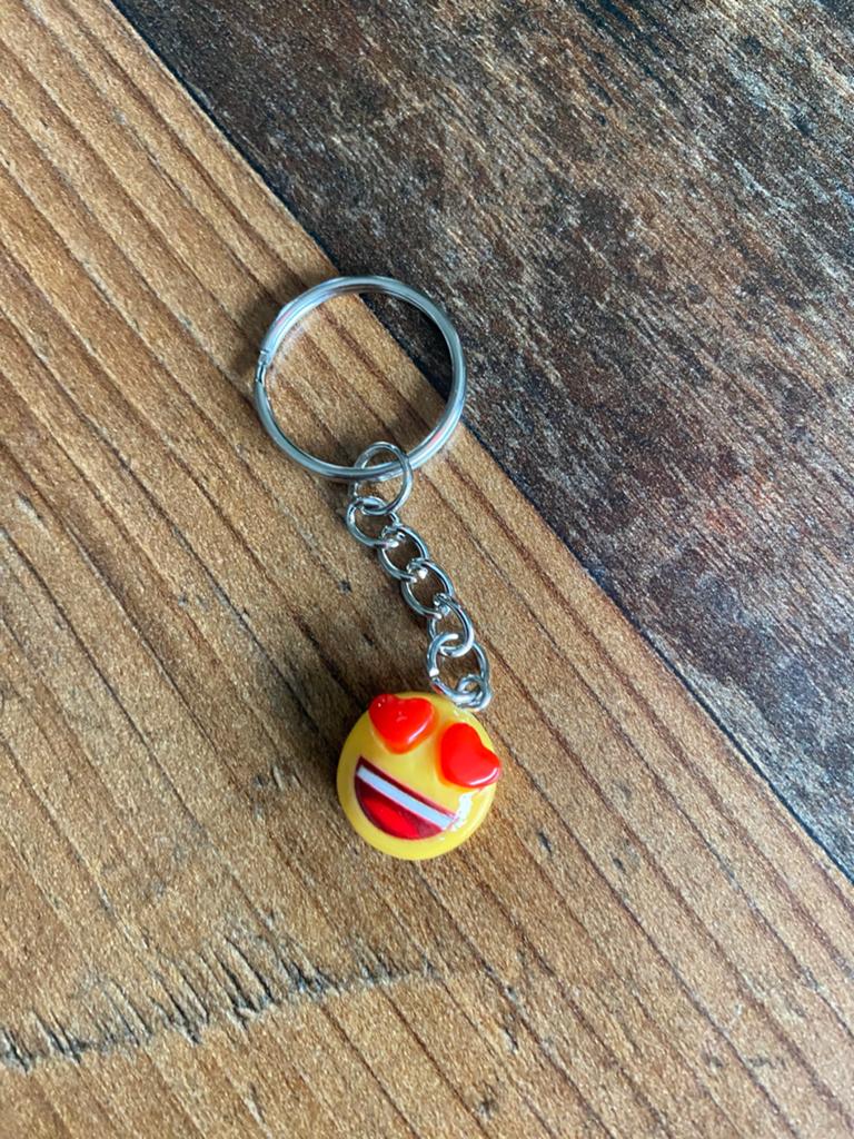 Leuke Emoji Sleutelhanger met Hartjesogen - Zo goed als nieu, Verzamelen, Sleutelhangers, Ophalen of Verzenden, Nieuw, Overige typen