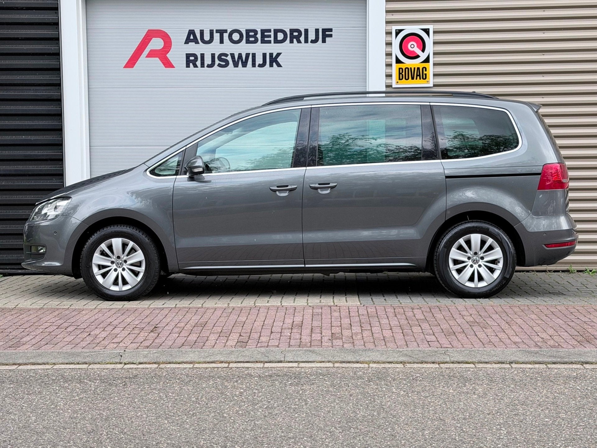 Volkswagen Sharan 1.4 TSI Comfortline 7p. Trekhaak/Xenon, Auto's, 4 cilinders, 150 pk, 7 stoelen, Bedrijf