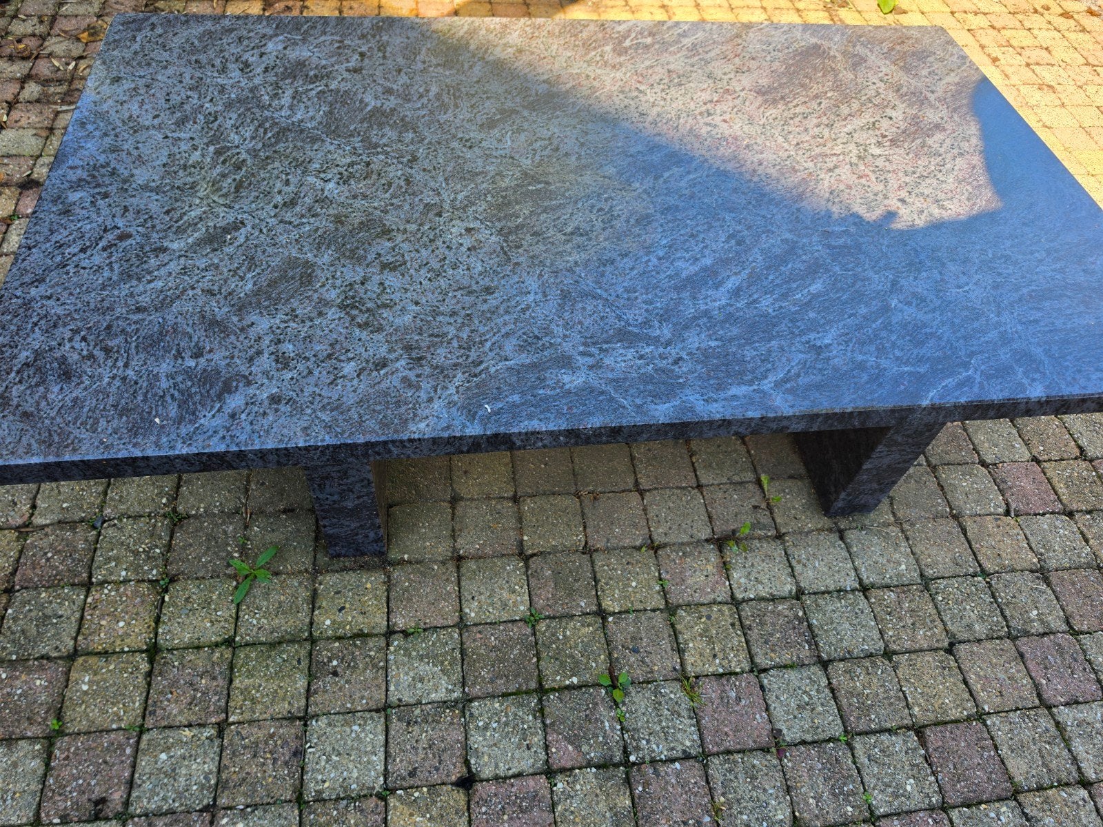 Granieten buiten tafel - gratis af te halen, Tuin en Terras, Ophalen, Zo goed als nieuw, Rechthoekig, Overige materialen