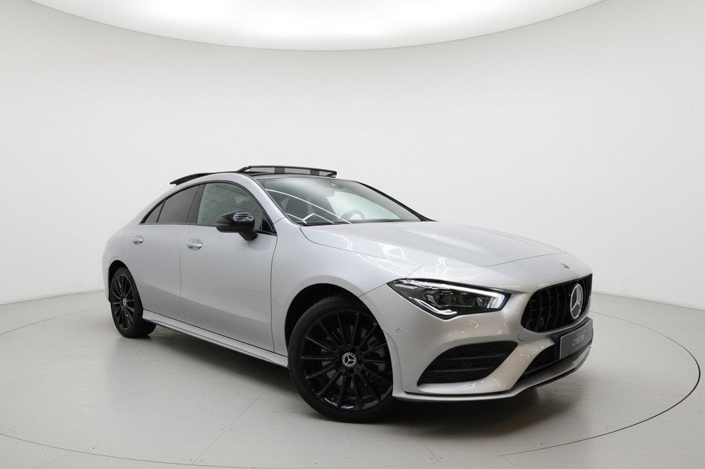 Mercedes-Benz CLA-klasse 250 e AMG NIGHT PANO SFEER CAM, Auto's, CLA, Gebruikt, Euro 6, 4 cilinders