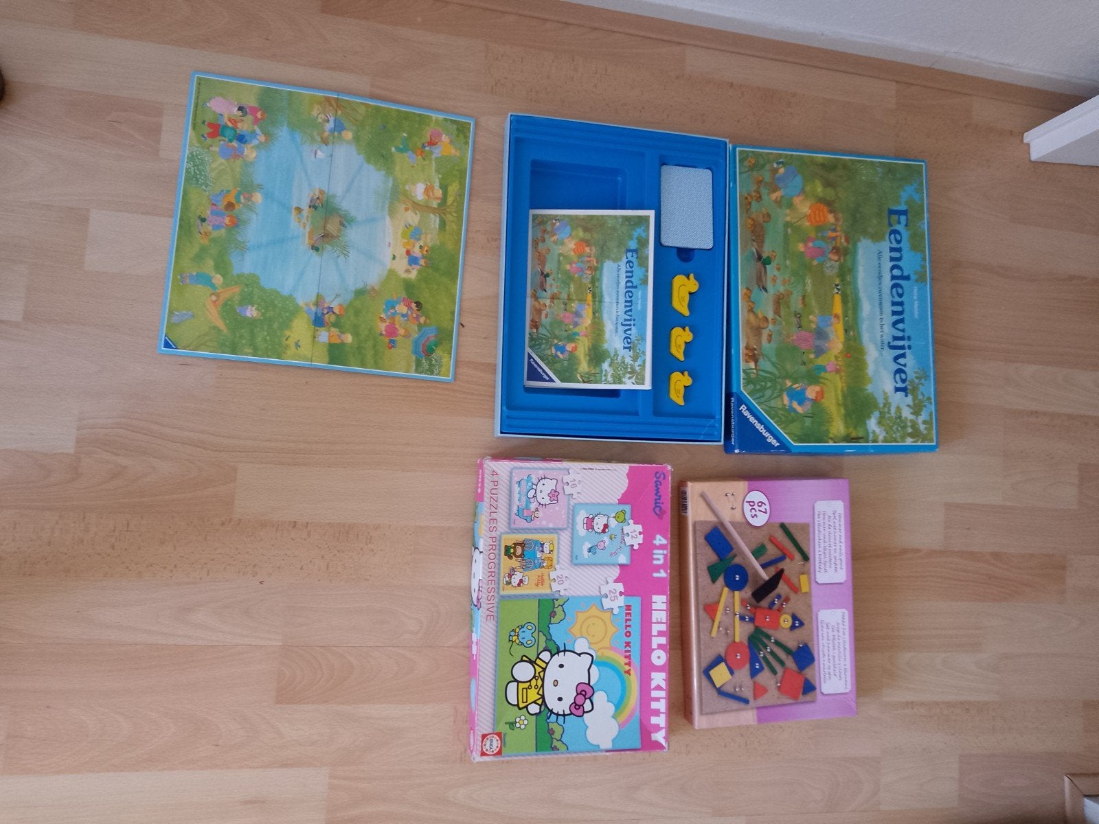 Kinderspellen: Eendenvijver, Hello Kitty Puzzels & Me, Ophalen, Meer dan 50 stukjes, Gebruikt