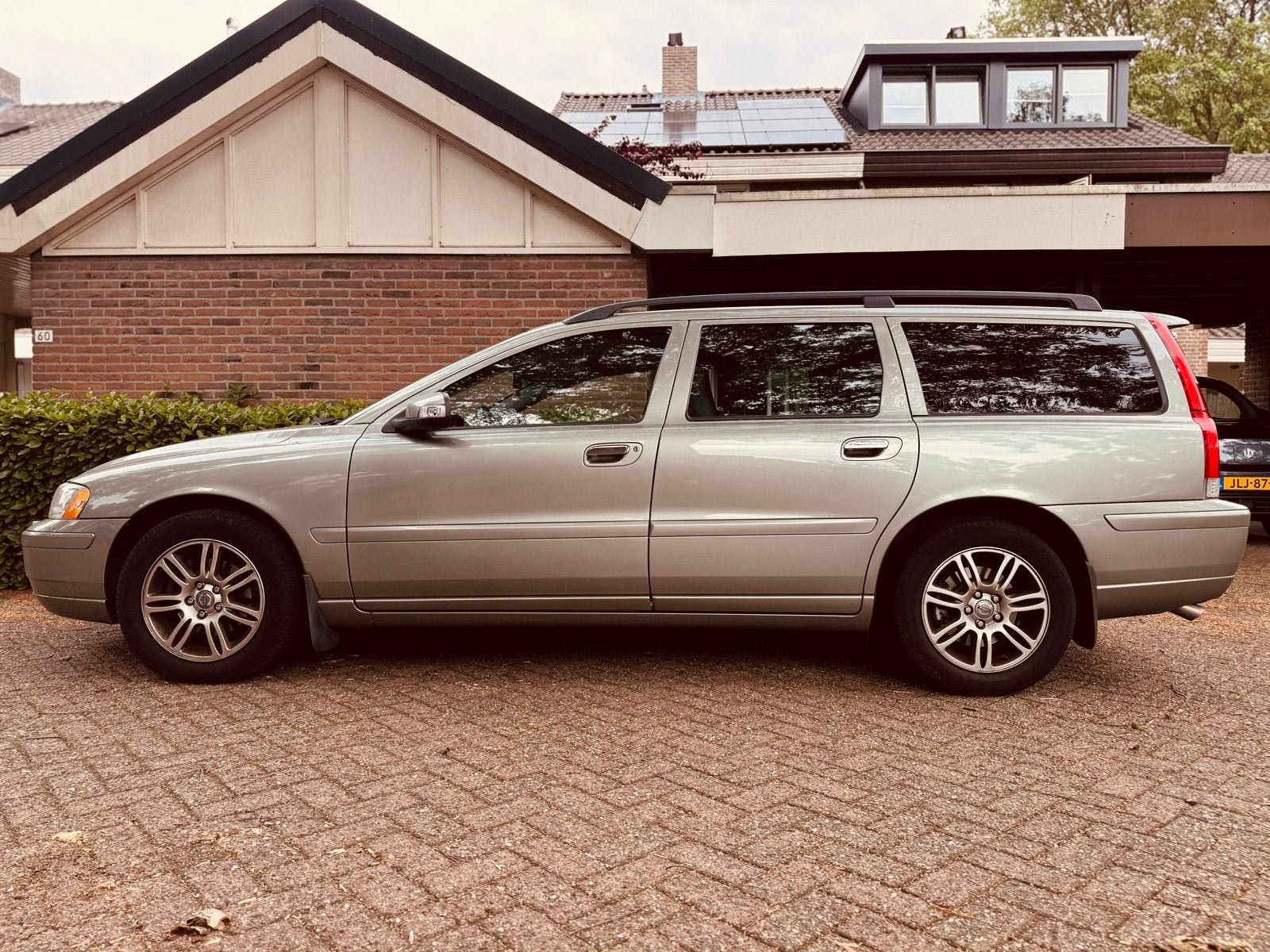 Volvo V70 2.4 170PK 2008 Groen, Voorwielaandrijving, 1800 kg, Stationwagon, 170 pk