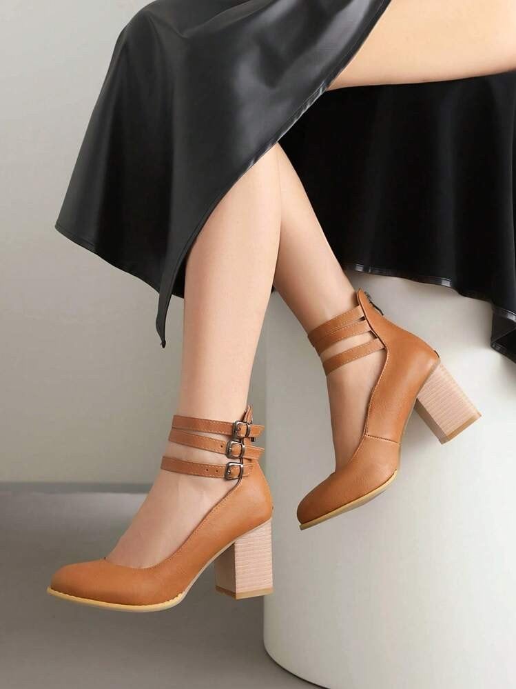 Nieuwe PU leren schoenen maat 37/37.5 met hak van 7 cm, Bruin, Nieuw, Ophalen of Verzenden, Schoenen met hoge hakken