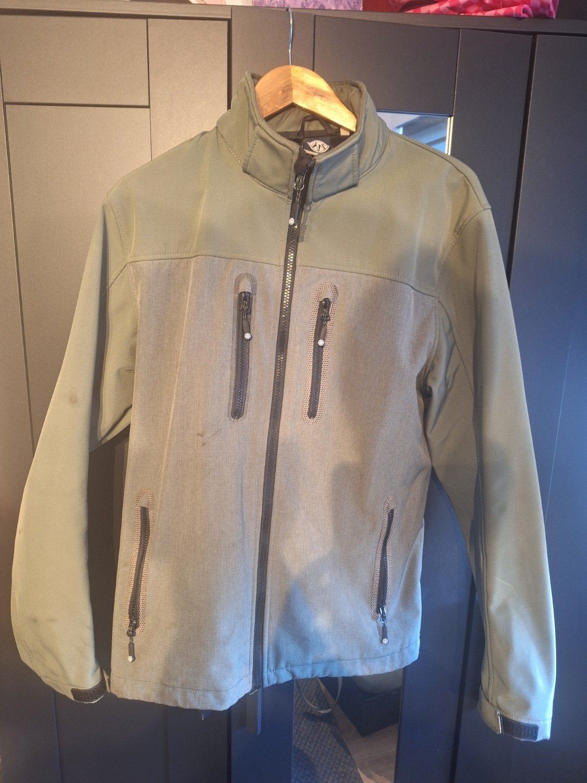Adventure Line Softshell Jas Maat L - Klein Vlekje, Ophalen, Maat 52/54 (L), Adventure Line, Gedragen