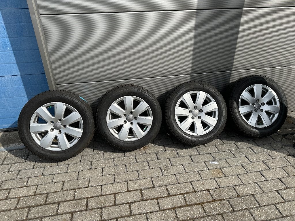 Originele 16-inch Audi A6 autobanden lichtmetalen velgen., Ophalen