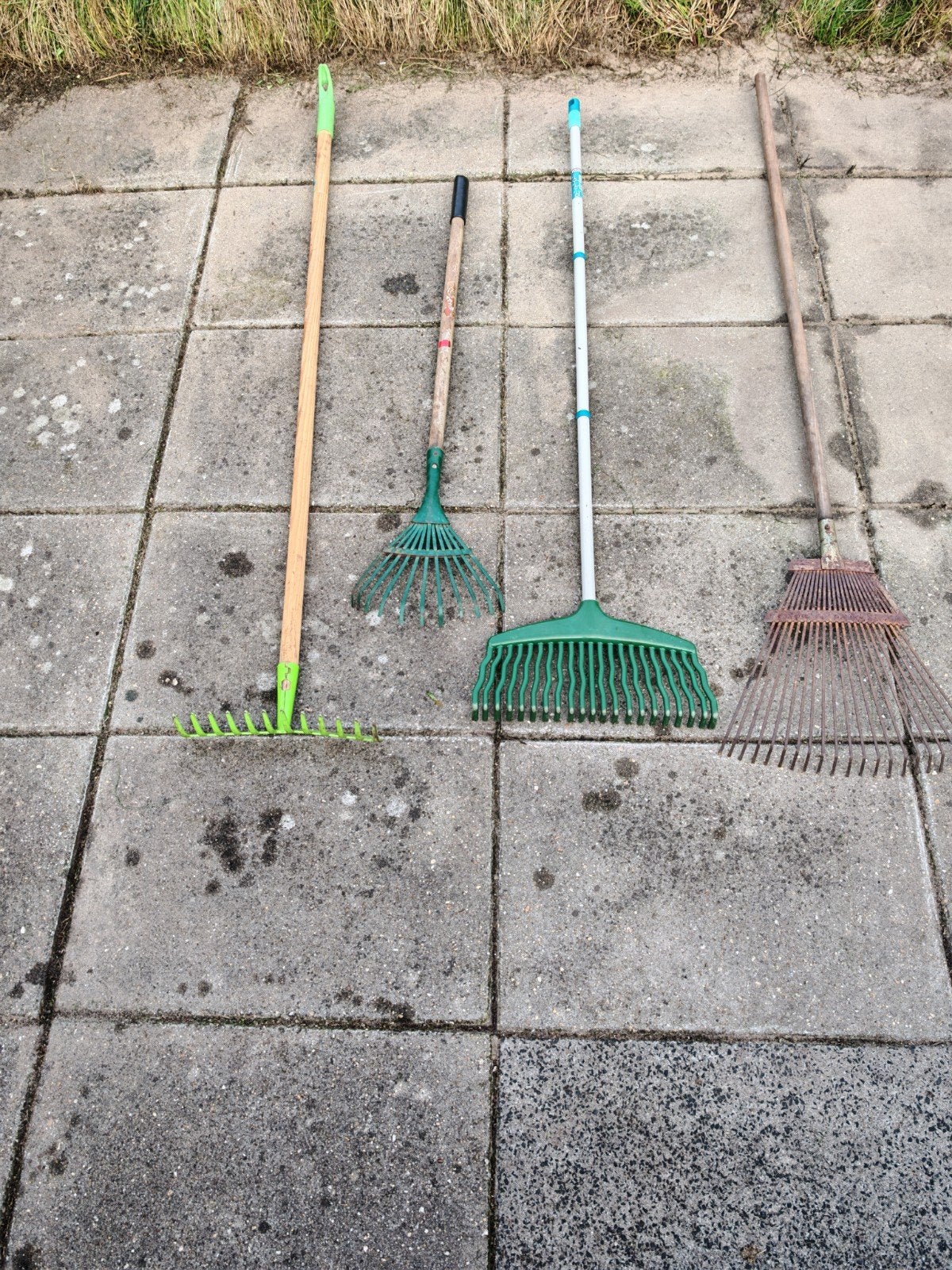 Diverse tuinharken - set van 4 stuks, Ophalen, Gebruikt, Hark