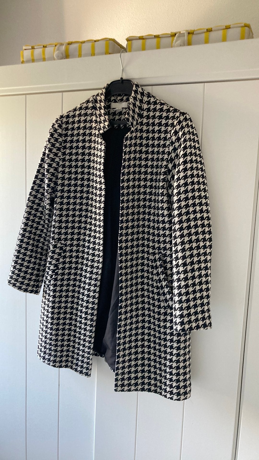 Zwart-wit geruite tussenjas H&M maat 40, Kleding | Dames, Jassen | Winter, Ophalen of Verzenden, Zo goed als nieuw, Maat 38/40 (M)