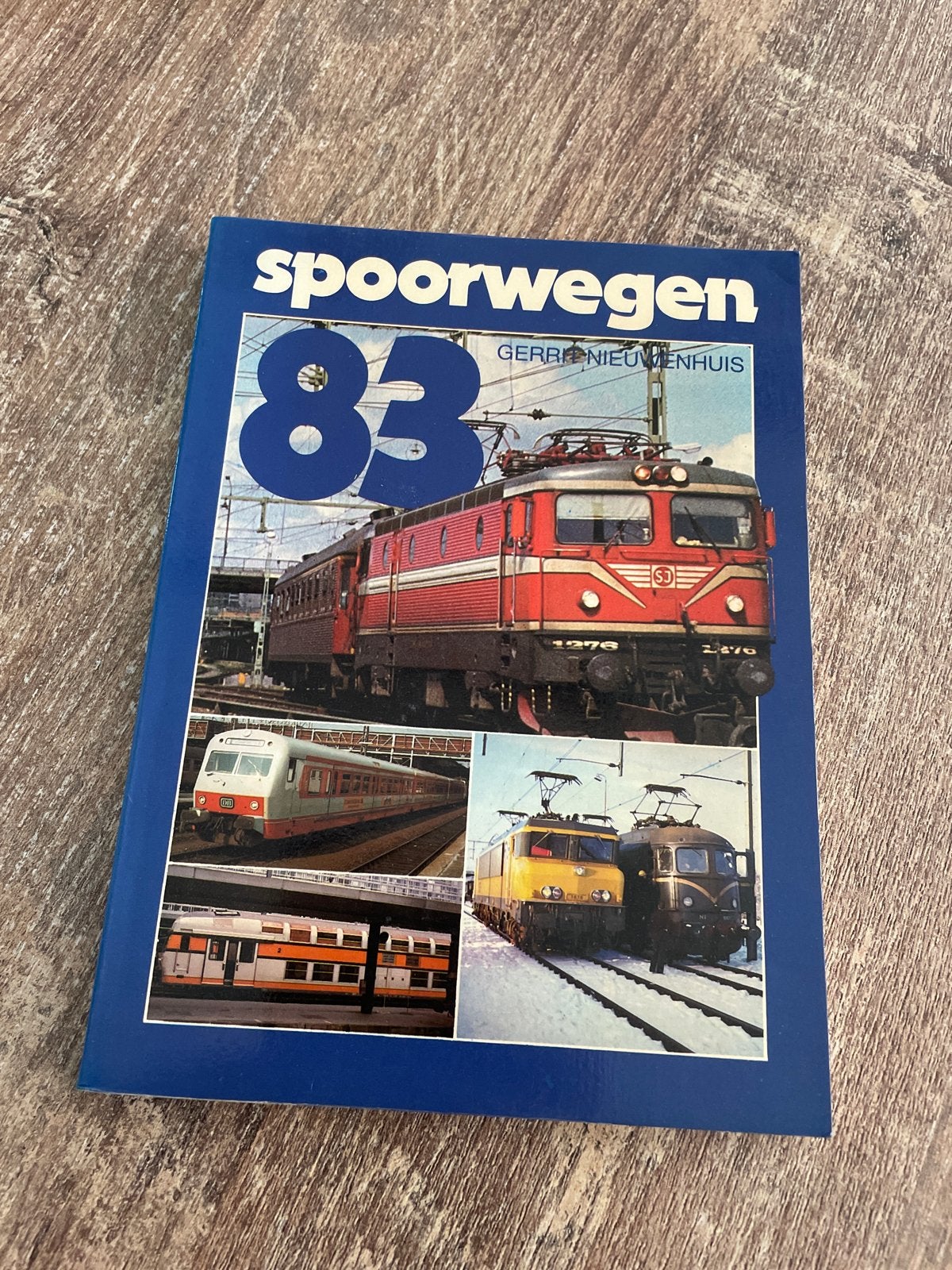 Spoorwegen 83 - Jaarboek over treinen en spoorwegen, Verzamelen, Ophalen of Verzenden, Gebruikt, Trein, Boek of Tijdschrift