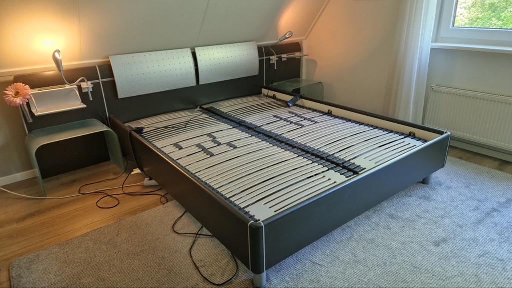 Twee persoons ledikant/bed 1.60 x 2.00, Huis en Inrichting, Ophalen, Verstelbaar, Tweepersoons, 160 cm