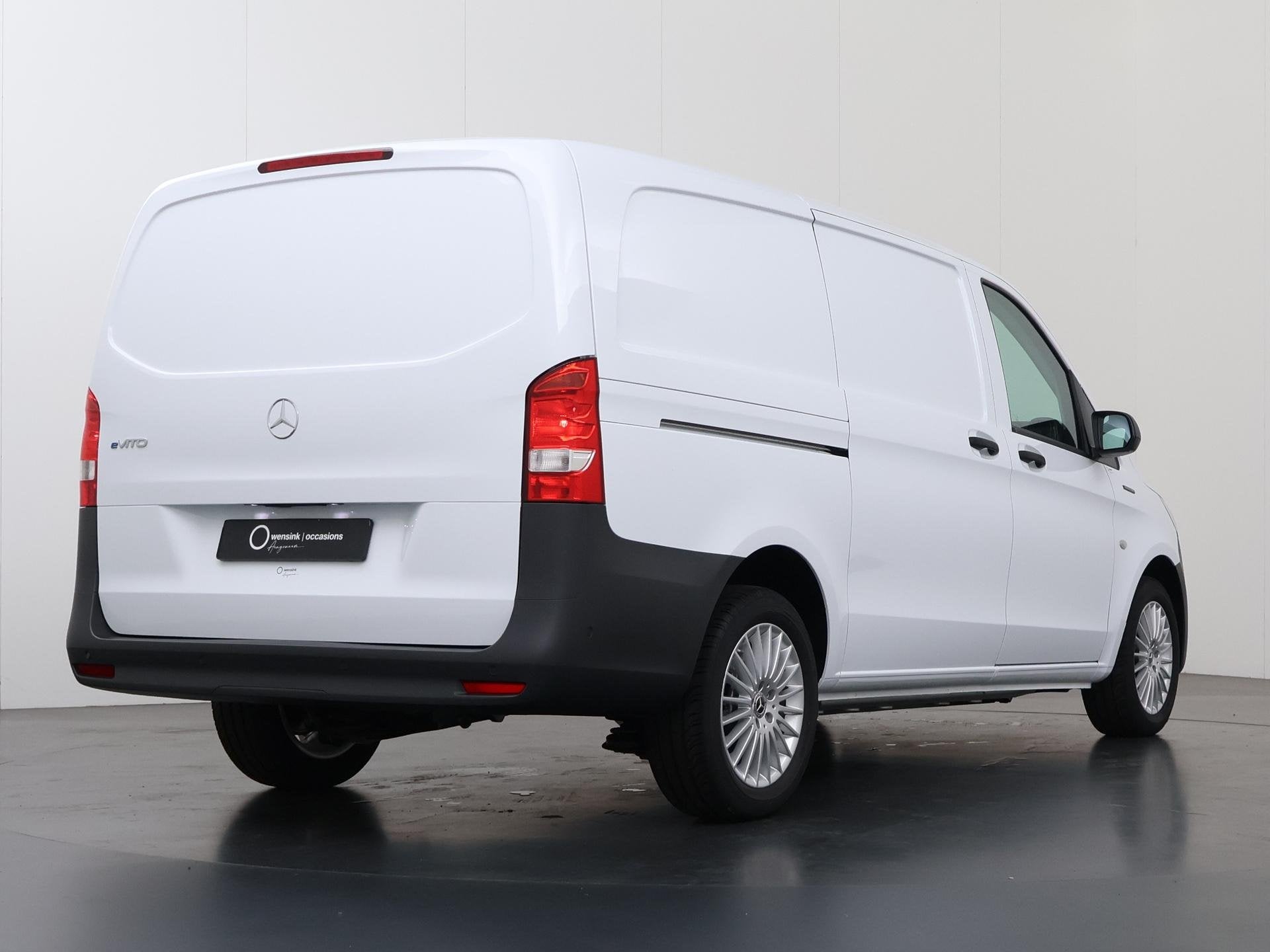 Mercedes-Benz eVito Bestelwagen L2 66 kWh | Stoelverwarming, Auto's, Bestelauto's, Stof, 116 pk, Wit, Mercedes-Benz