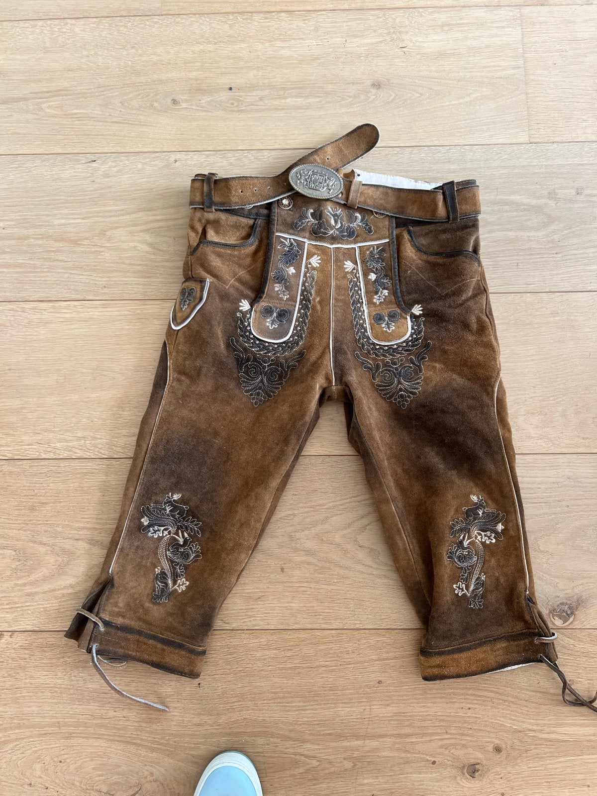 Edelnice Trachtenmode Lederhose - Maat 48 zgan met riem, Ophalen of Verzenden, Zo goed als nieuw, Maat 48/50 (M), Overige thema's