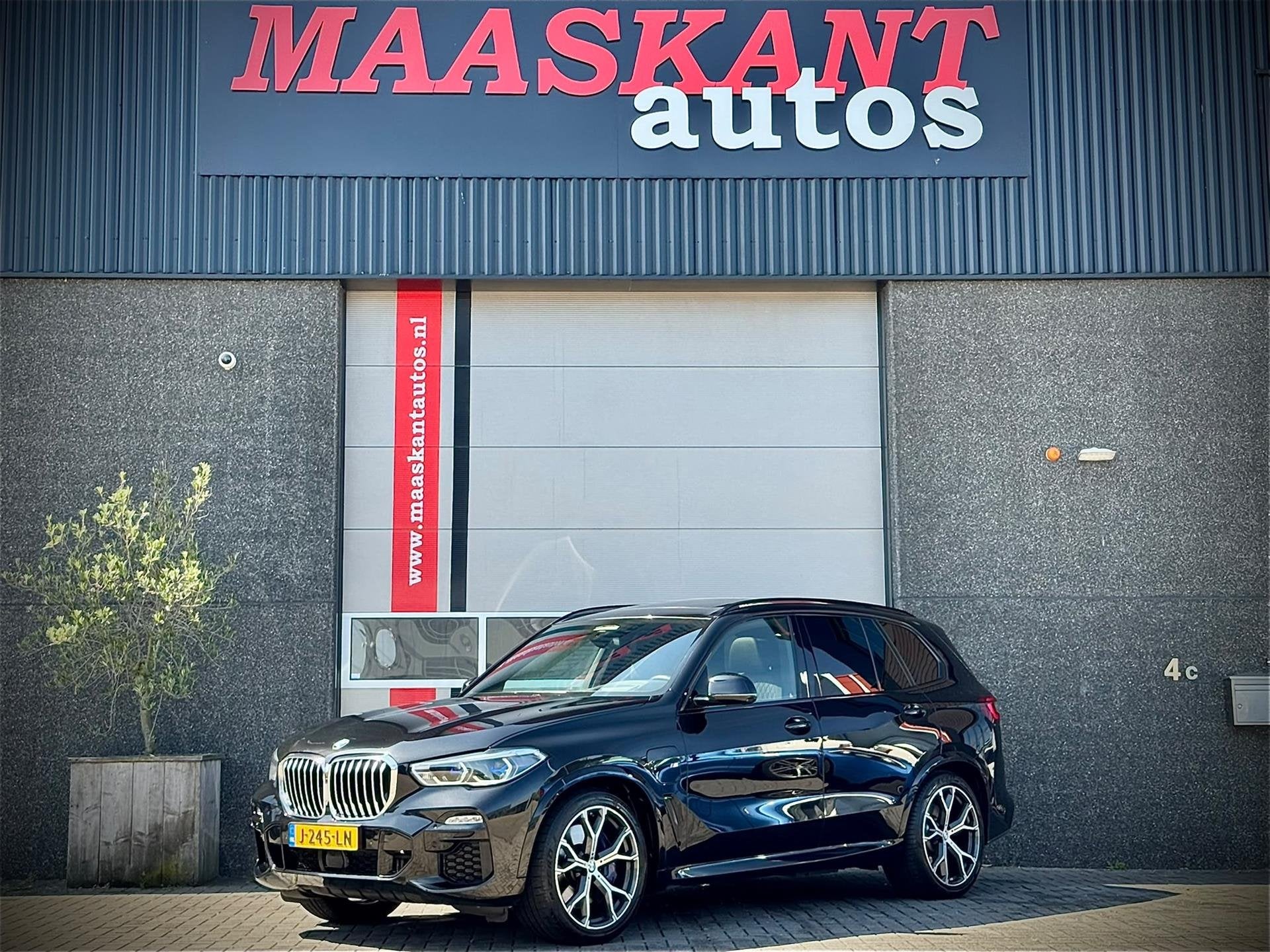 BMW X5 (g05) xDrive45e / M-sport / Pano / Individual interio, Automatische klimaatregeling, Gebruikt, 394 pk, Zwart