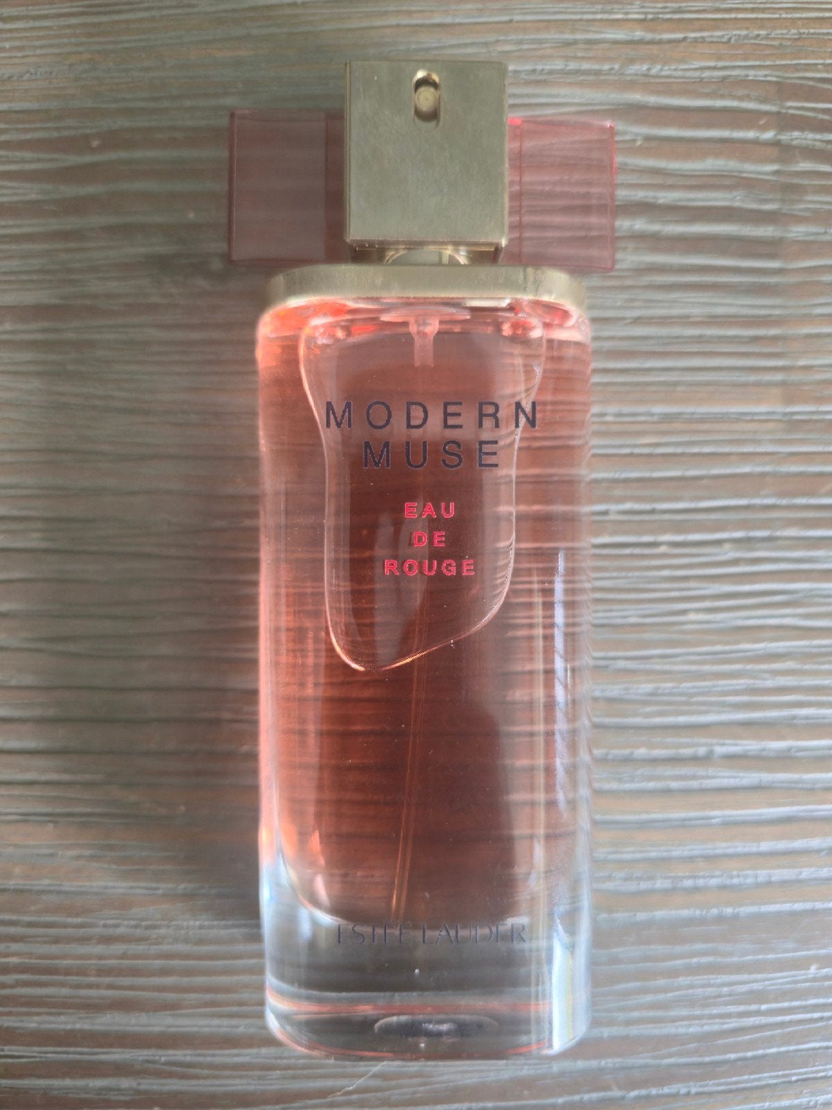 Ester Lauder Modern Muse Eau De Rouge. Discontinued 💐, Sieraden, Tassen en Uiterlijk, Uiterlijk | Parfum, Ophalen of Verzenden