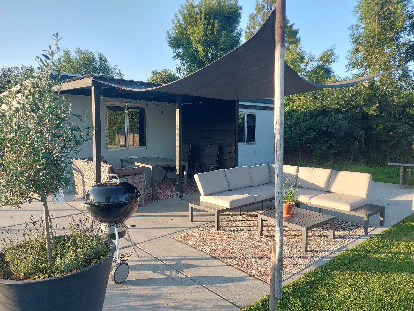 Woonunit 180m2 te koop.