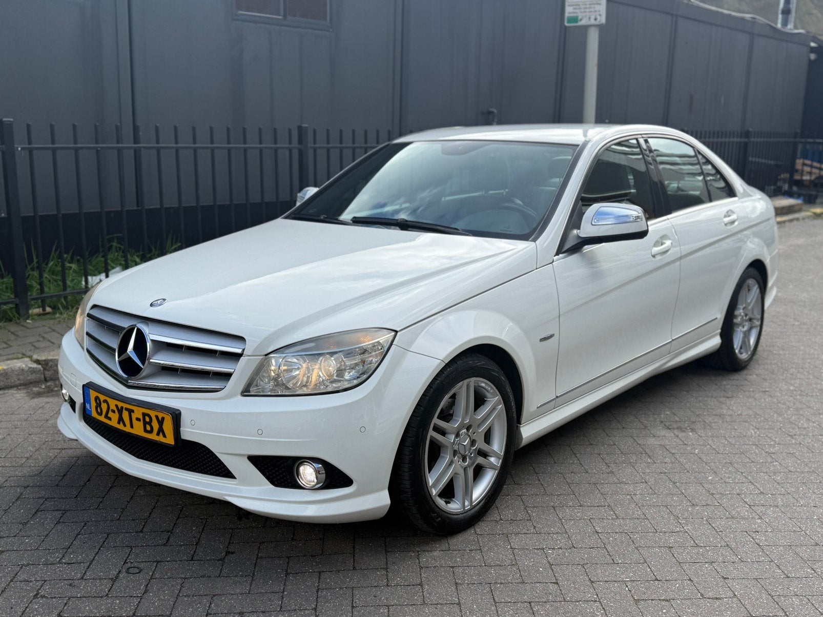 Mercedes-Benz C-Klasse C200 | Sedan | AUT | AMG-Line | Navi, Auto's, Achterwielaandrijving, 1800 kg, Zwart, 4 cilinders
