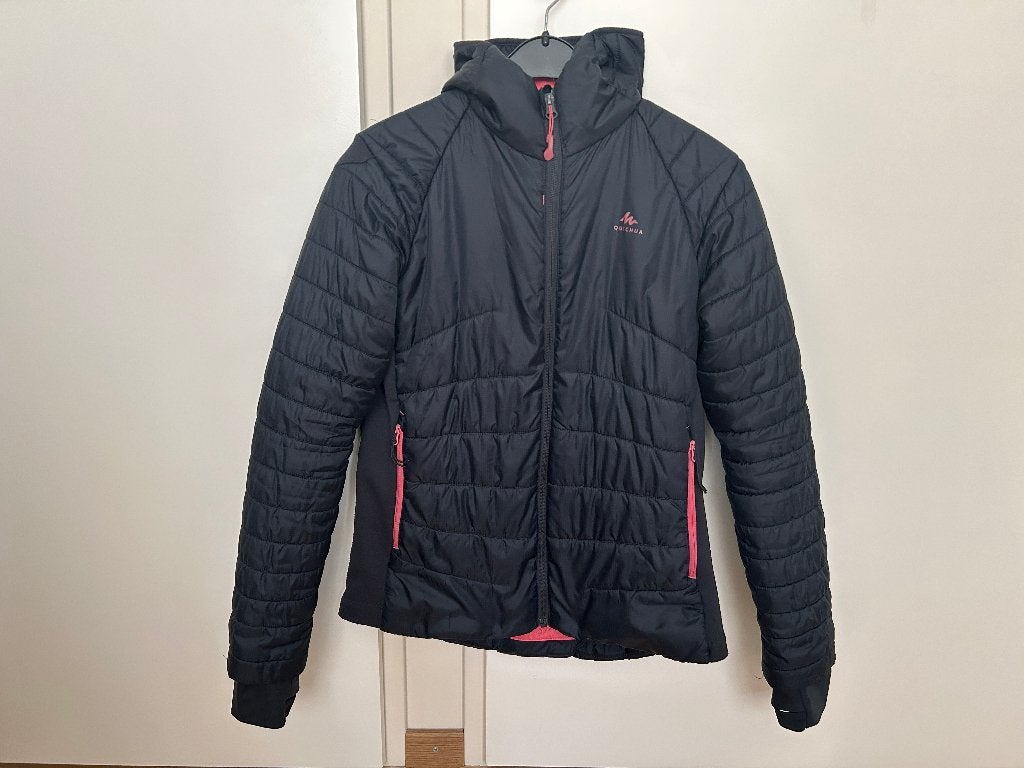Heerlijke, zwarte jas Decathlon 160/166, Gebruikt, Meisje, Decathlon, Ophalen of Verzenden