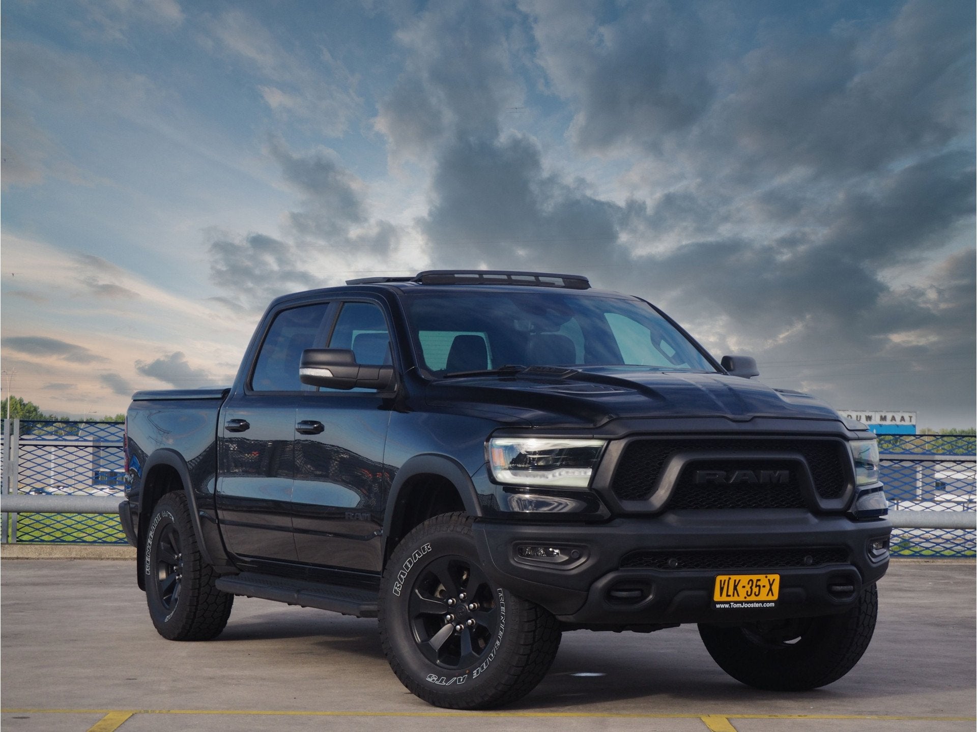 Dodge Ram 1500 5.7 HEMI - REBEL - 1e EIGENAAR - NL AUTO, Auto's, Gebruikt, Zwart, Origineel Nederlands, RAM 1500