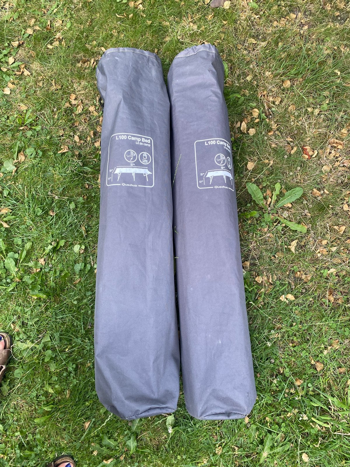 2x Quechua L100 Camp Bed - Comfortabel en Compact, Ophalen, Zo goed als nieuw