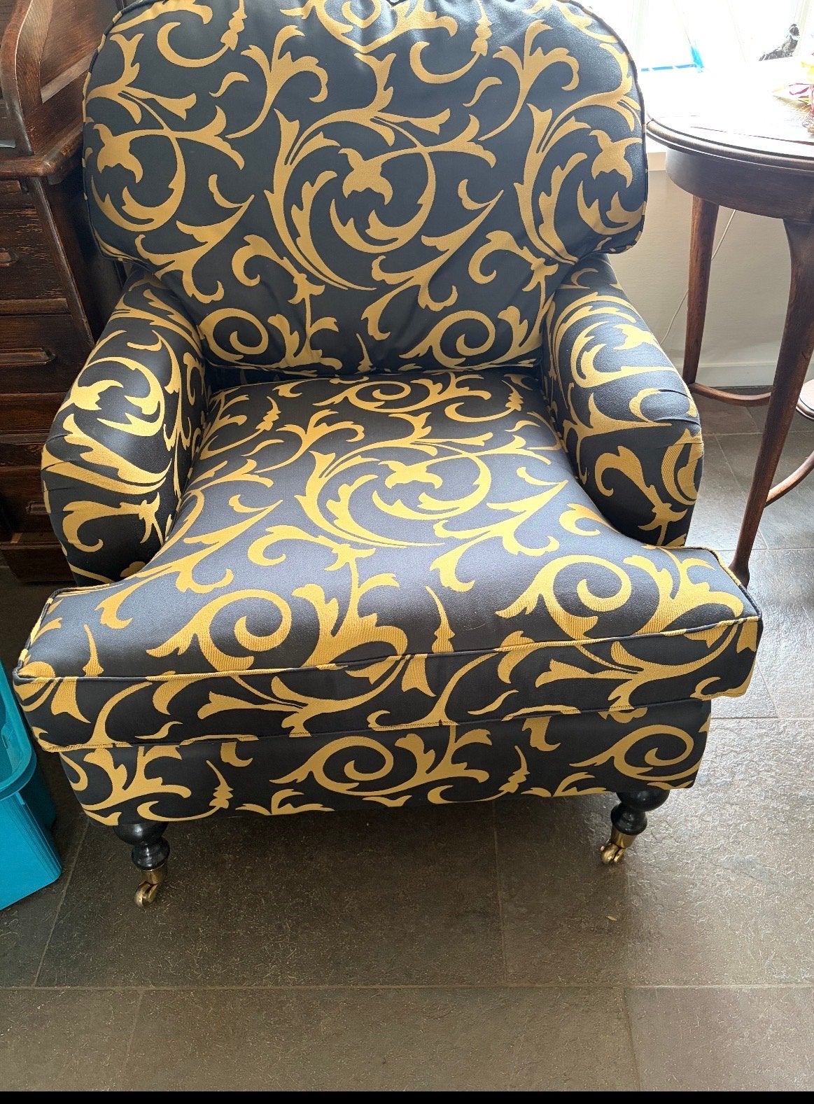 Stijlvolle fauteuil met goudkleurig barokpatroon, Huis en Inrichting, Ophalen, Gebruikt, 75 tot 100 cm, Stof