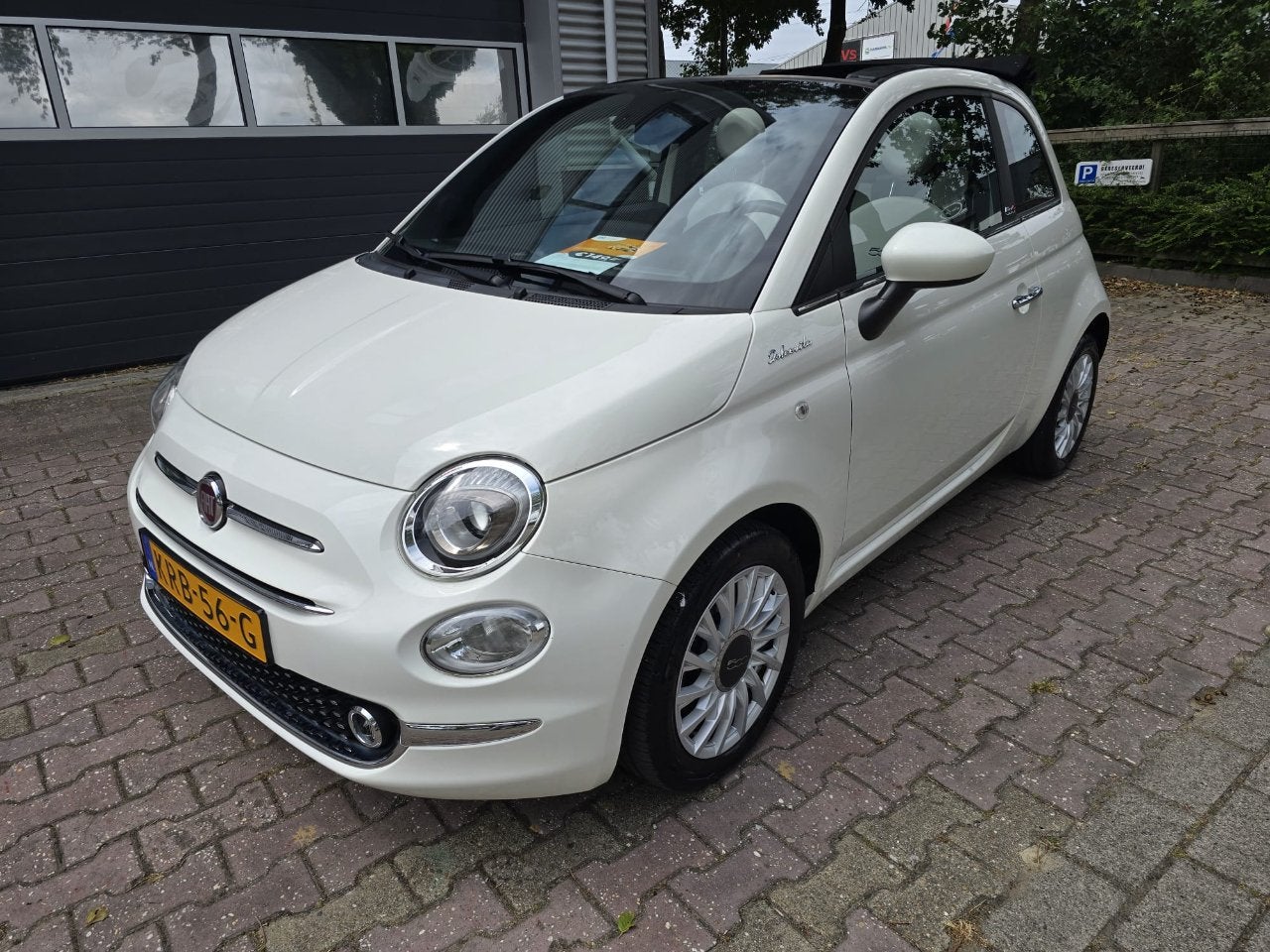 Fiat 500 c1.0 Hybrid Dolcevita (bj 2022), Auto's, Fiat, Gebruikt, Automatische klimaatregeling, Cabriolet, 4 stoelen