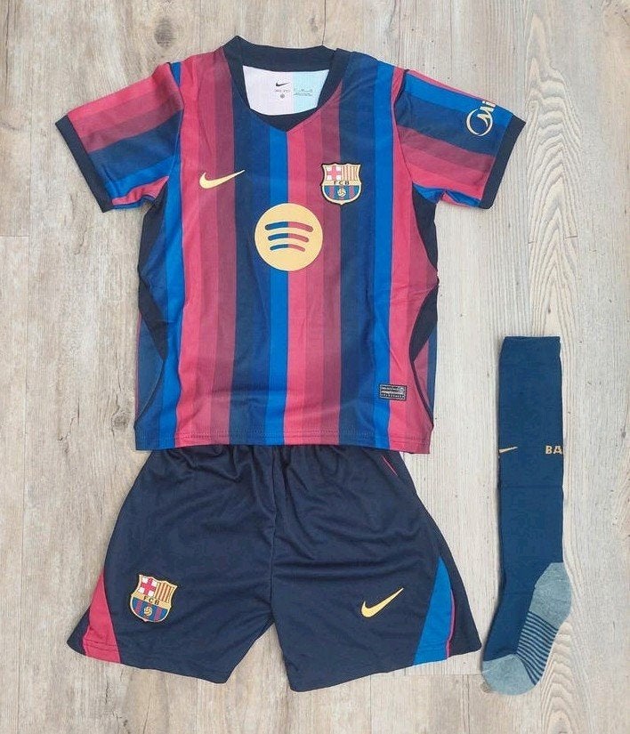 FC Barcelona kids tenue 26/27, Maat XS of kleiner, Ophalen of Verzenden, Nieuw, Set