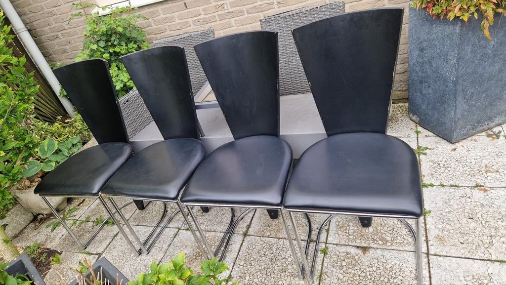 GRATISSet van 4 zwarte eetkamerstoelen met chromen onderstel, Huis en Inrichting, Stoelen, Gebruikt, Zwart, Ophalen of Verzenden