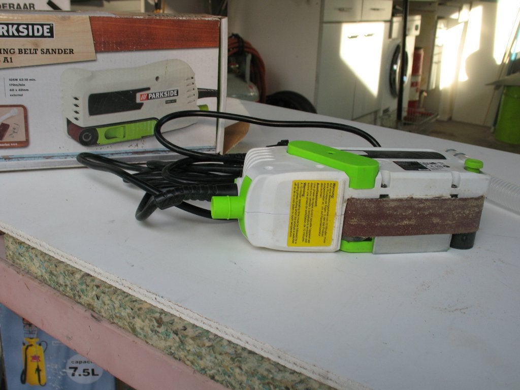 mini bandschuurmachine, Ophalen of Verzenden, Zo goed als nieuw, Minder dan 600 watt, Bandschuurmachine