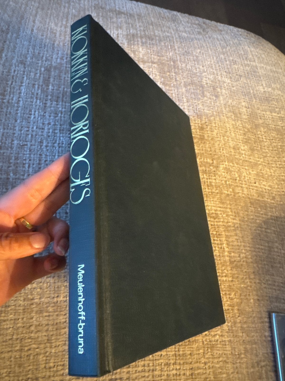 Boek: Klokken & Horloges - Meulenhoff-Bruna, Ophalen of Verzenden, Gelezen