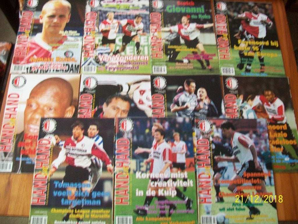 Hand in Hand ( Feyenoord) - Jaargang seizoen 1999 - 2000, Verzamelen, Sportartikelen en Voetbal, Verzenden, Zo goed als nieuw