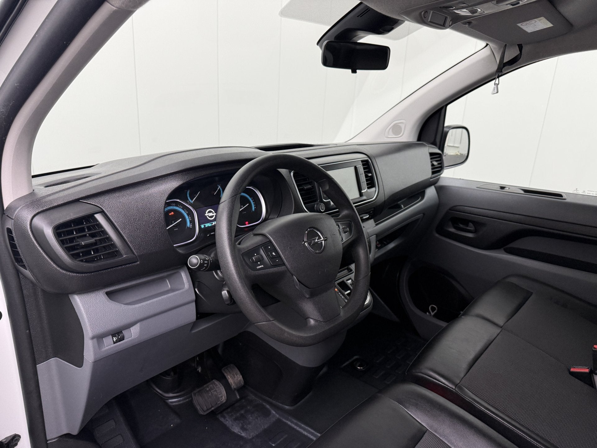 Opel Vivaro-e E Cargo Lang 50KWh Elektrisch | Navigatie | Ca, Gebruikt, Multifunctioneel stuurwiel, Leder en Stof, Wit