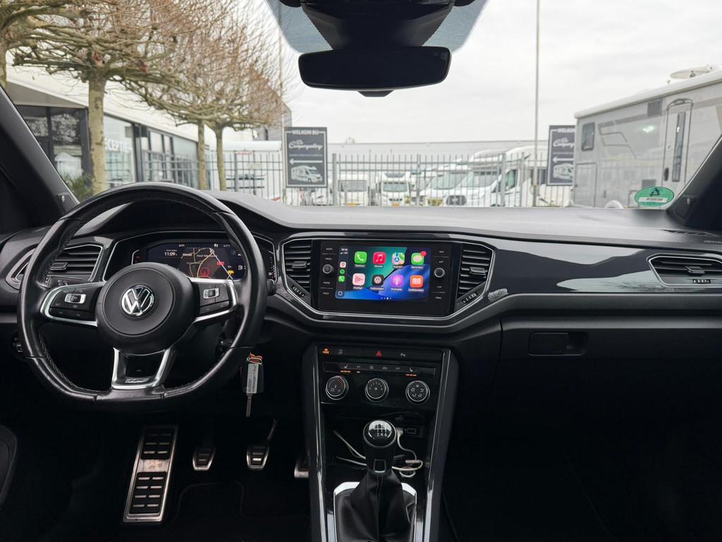 Volkswagen T-Roc 1.5 TSI R-LINE l PANO l CARPLAY l VIRTUAL C, Voorwielaandrijving, 4 cilinders, 150 pk, Alcantara