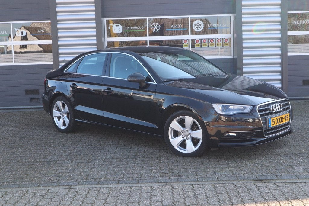 Audi A3 Limousine 1.4 Ambition Proline S *Automaat*, Auto's, Gebruikt, 4 cilinders, Leder en Stof, Zwart