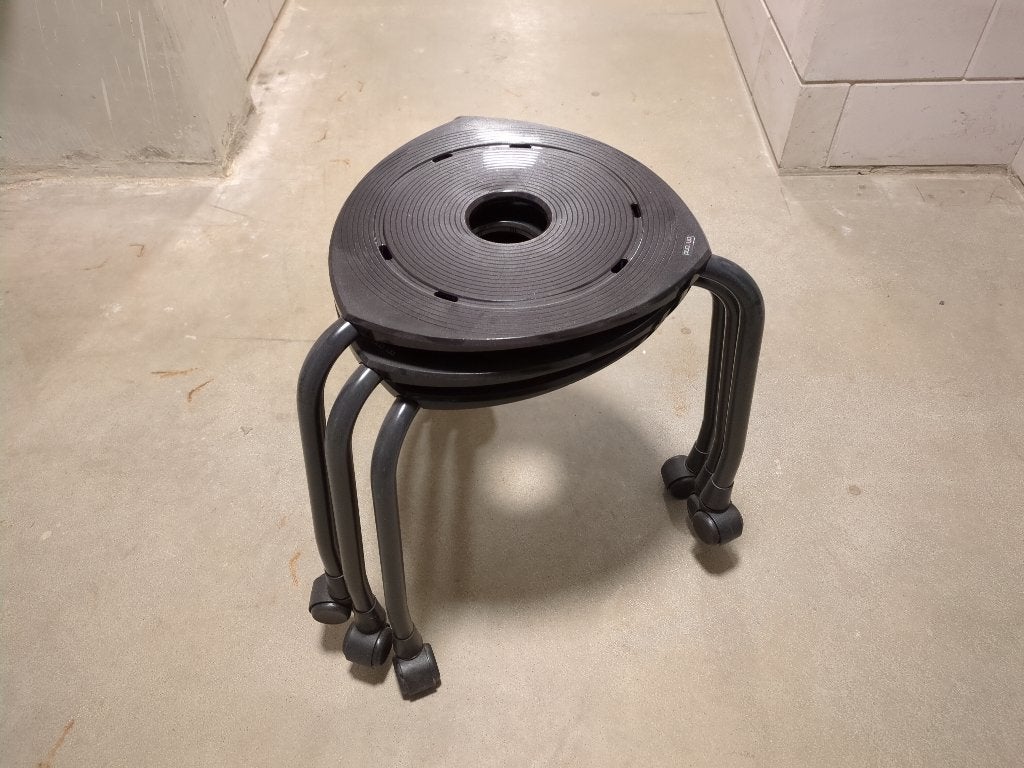 Ahrend 262 kruk met wielen - stapelbaar - zwart, Ophalen, Gebruikt, Kunststof