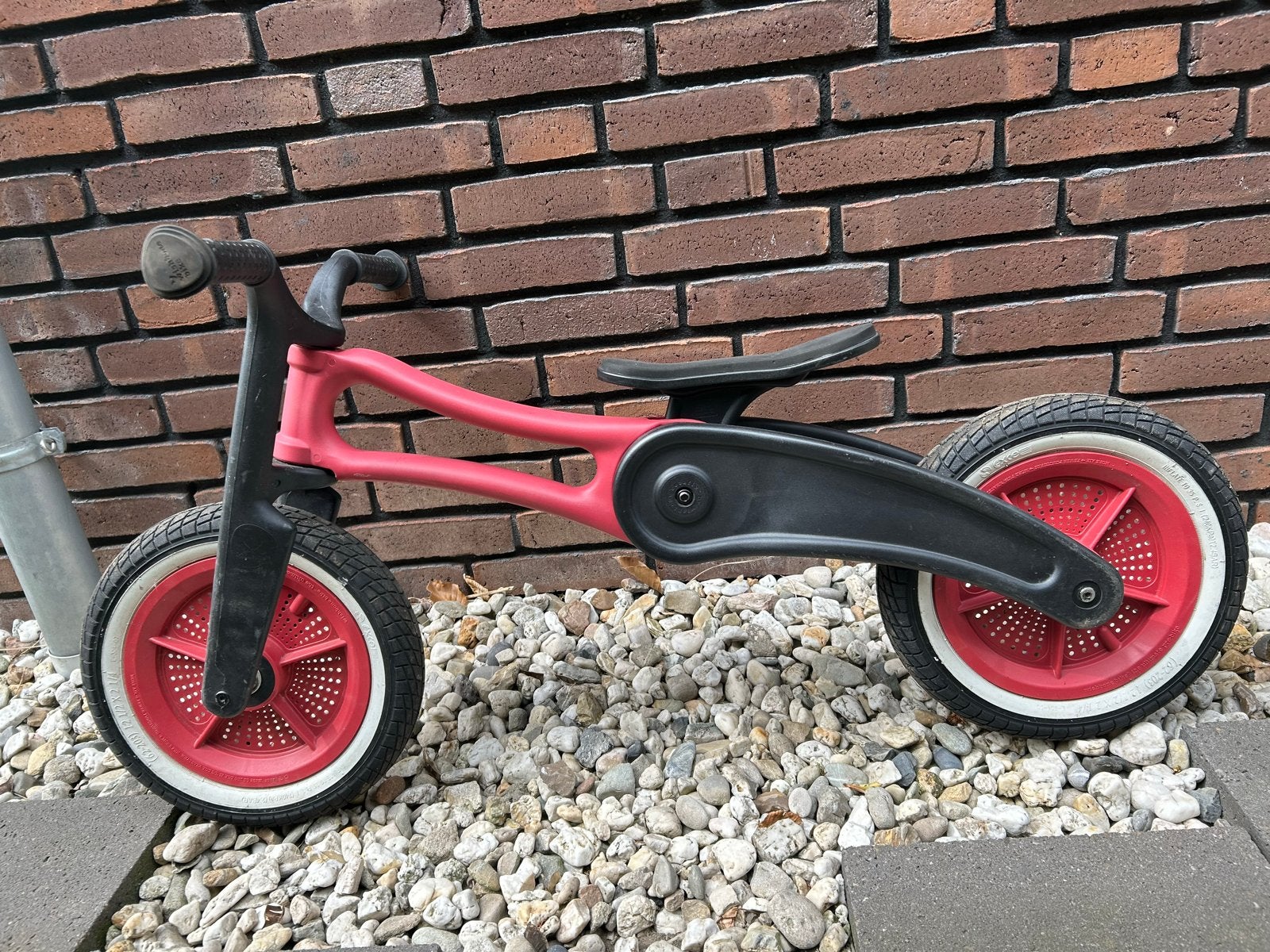Wishbone Bike 2-in-1 loopfiets rood met trike kit, Ophalen, Zo goed als nieuw, Verstelbare zitting