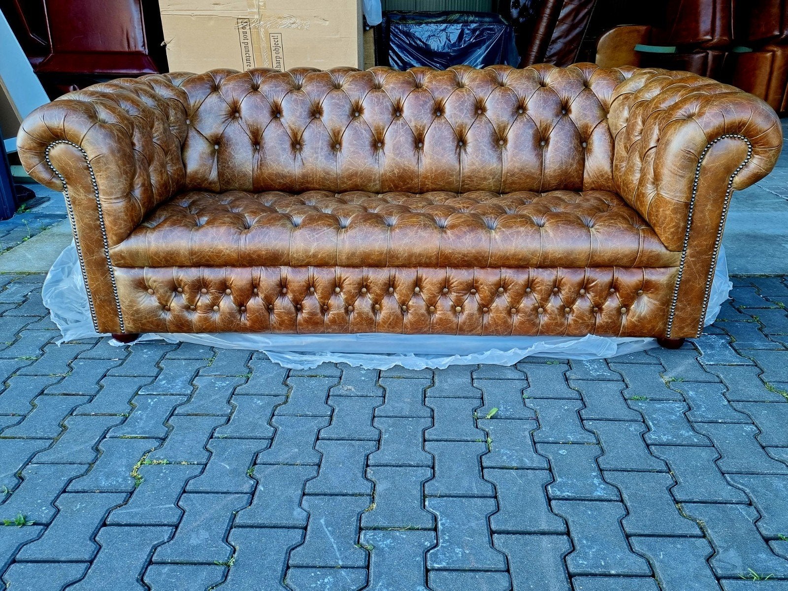 CHESTERFIELD BANK VINTAGE BRUIN LEER + BEZORGING GRATIS