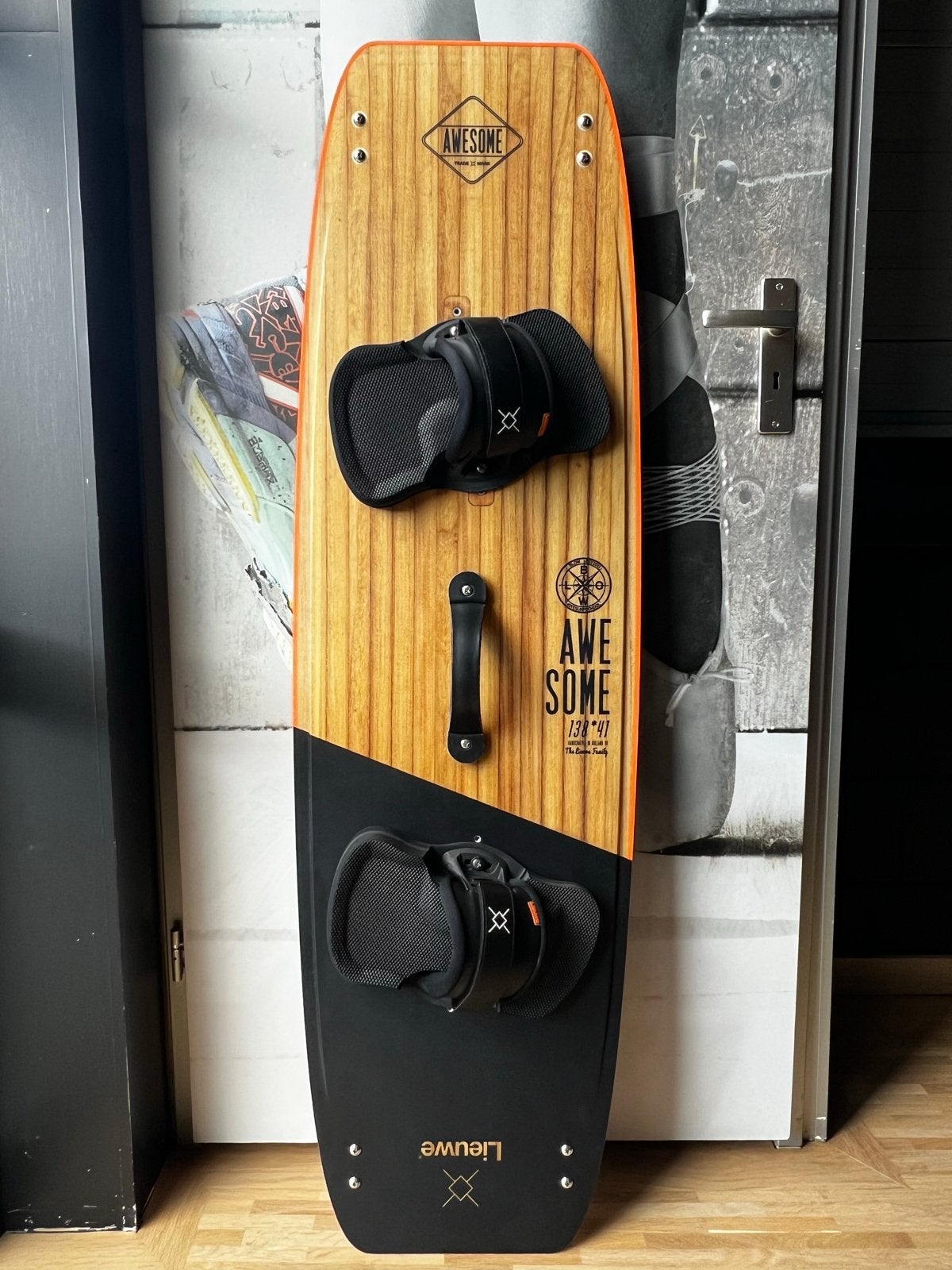 Lieuwe Awesome 138x41 kiteboard – NIEUW, Twintip, Kiteboard, Nieuw, Ophalen of Verzenden