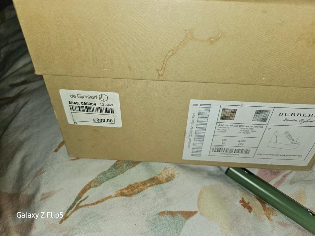 Burberry sneakers zgan mt 39, Ophalen of Verzenden, Zo goed als nieuw, Zwart, Sneakers of Gympen