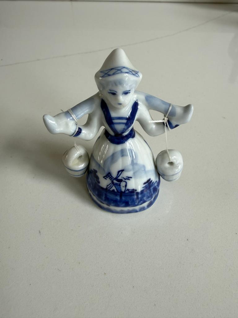 Delfts Blauw beeldje: Melkmeisje, Ophalen of Verzenden