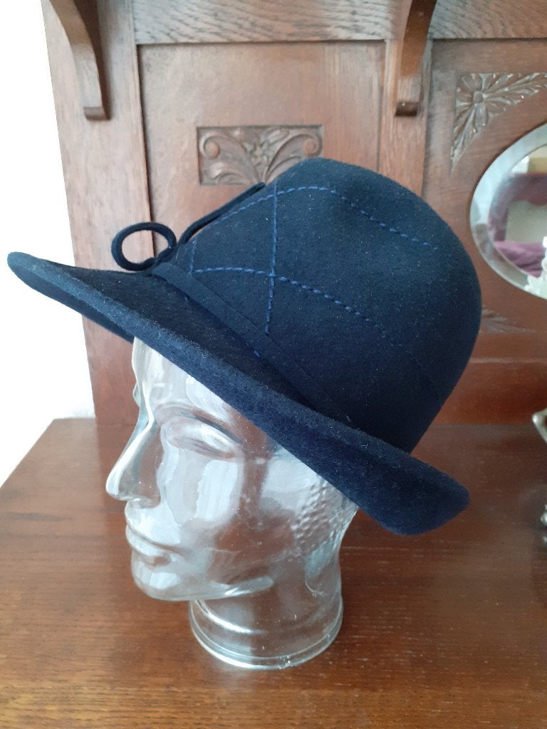 Chique blauwe hoed vilt, Kleding | Dames, Hoeden en Petten, Ophalen of Verzenden, Zo goed als nieuw, Hoed