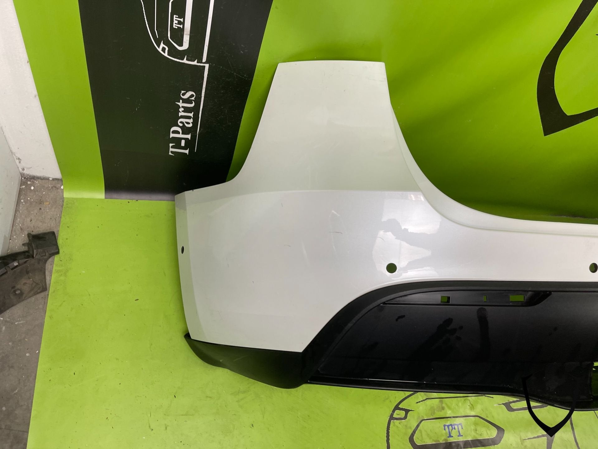 Foto 3 van tesla model y achterbumper bumper 6x PDC