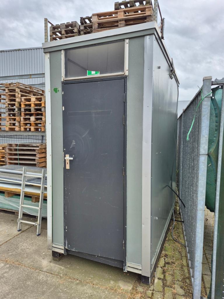 Verplaatsbare toiletgroep met toilet, urinoir en wasbak, Ophalen, Toilet