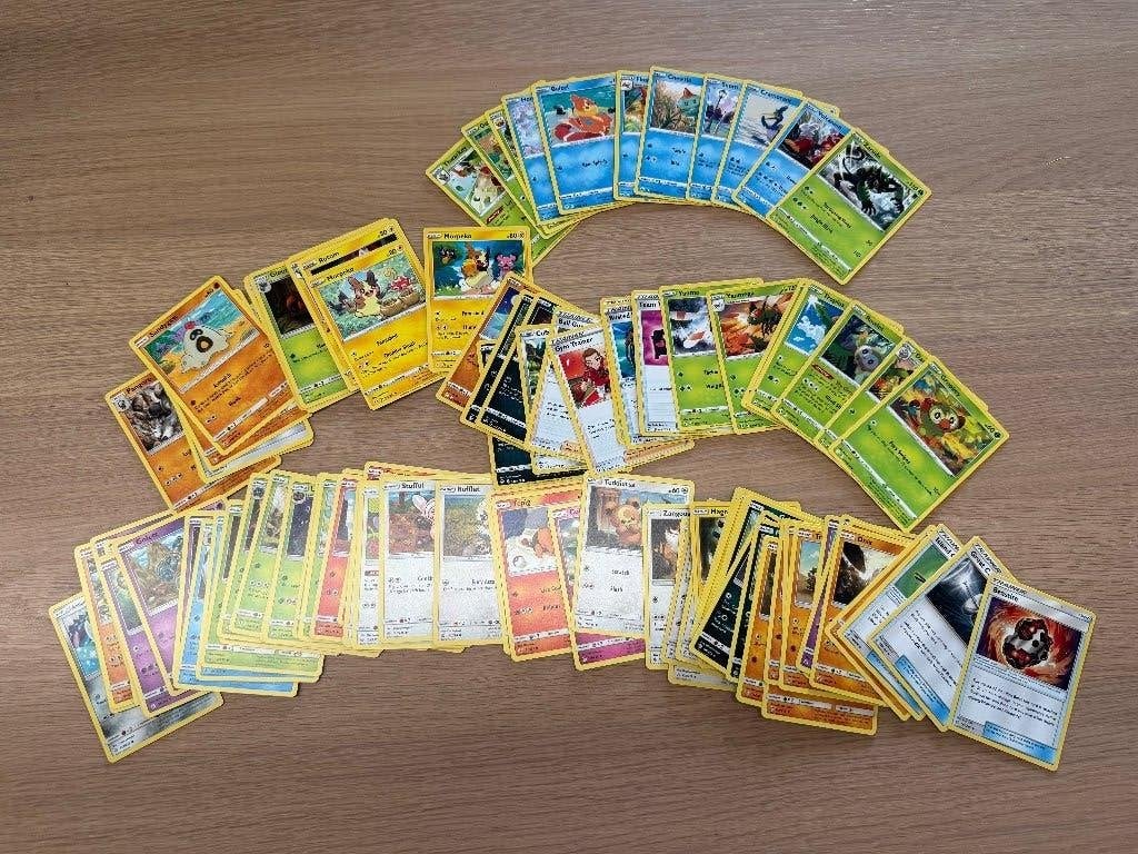 Stapel met 100 Pokémon kaarten Pokemon TCG, Ophalen of Verzenden, Zo goed als nieuw