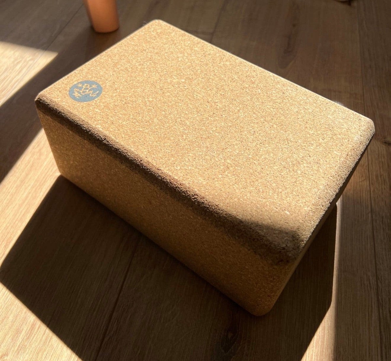 Manduka kurk yoga blok, Ophalen of Verzenden, Zo goed als nieuw, Yoga-accessoire