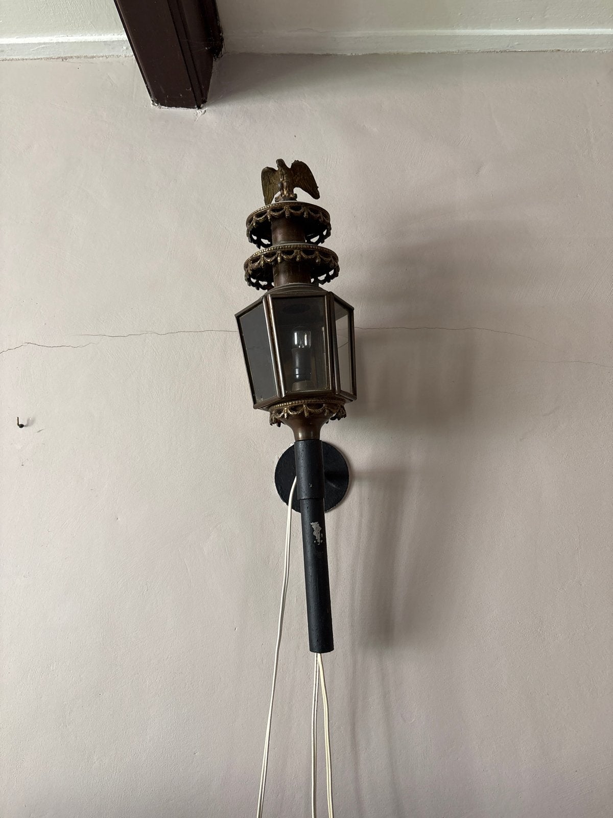Antieke koperen wandlamp met adelaar, Ophalen